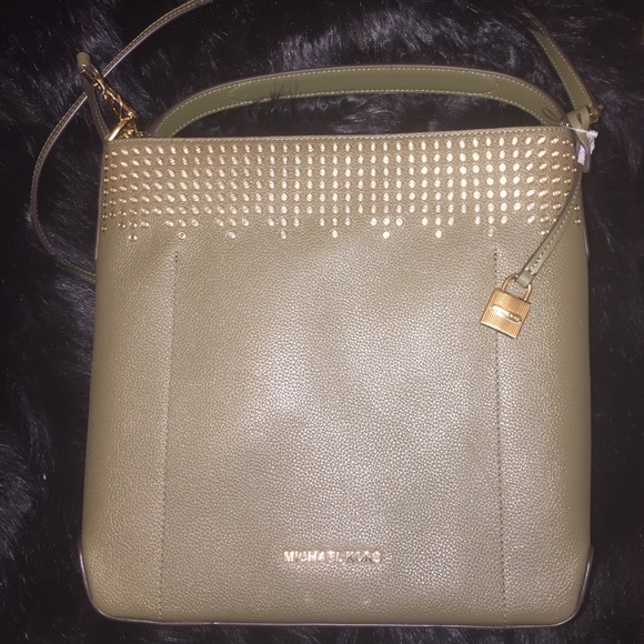 MICHAEL KORS OLIVE HAYES BUCKET HANDBAG